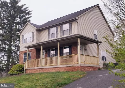 916 B Harwood Rd, Hagerstown, MD 21740