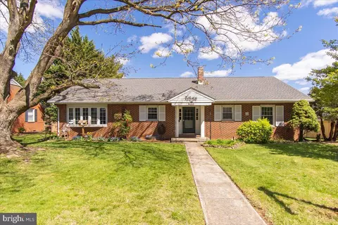 222 Potomac Hts, Hagerstown, MD 21742
