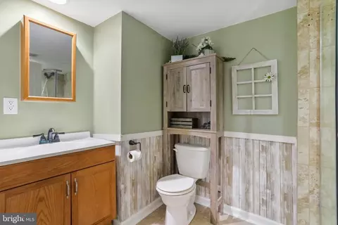 Bath - 14628 Saint Paul Rd, Clear Spring, MD 21722 photo 5 of 6