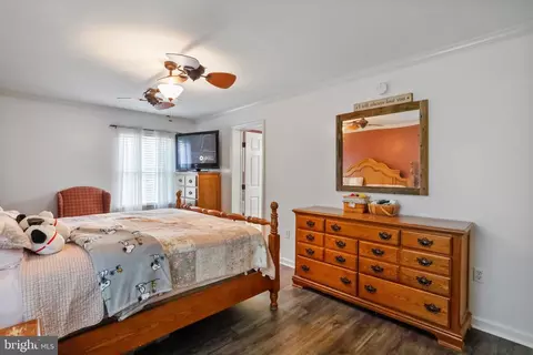 Bedroom - 14628 Saint Paul Rd, Clear Spring, MD 21722 photo 2 of 9