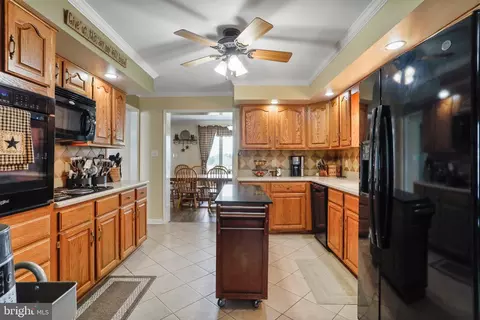 Kitchen - 14628 Saint Paul Rd, Clear Spring, MD 21722 photo 5 of 6