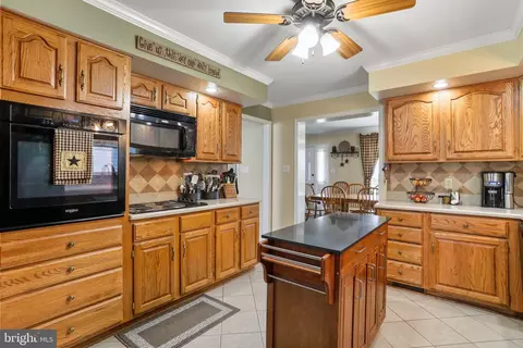 Kitchen - 14628 Saint Paul Rd, Clear Spring, MD 21722 photo 3 of 6