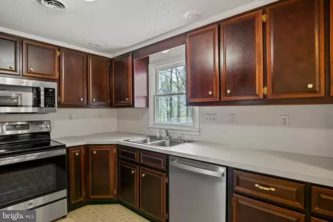 Kitchen - 11513 National Pike, Clear Spring, MD 21722 photo 3 of 4