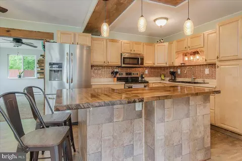 Kitchen - 13 Chips Ct, Smithsburg, MD 21783 photo 1 of 2