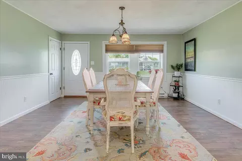 Dining - 13 Chips Ct, Smithsburg, MD 21783 photo 2 of 3