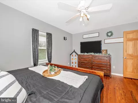 Bedroom - 13629 Westview Dr, Clear Spring, MD 21722 photo 4 of 5