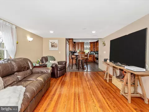 Living - 13629 Westview Dr, Clear Spring, MD 21722 photo 6 of 6