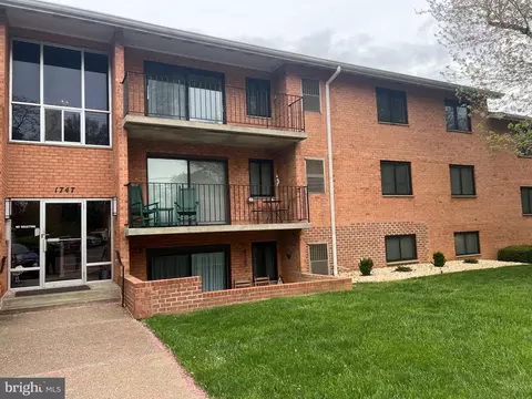 1747 Edgewood Hill Cir #204, Hagerstown, MD 21740