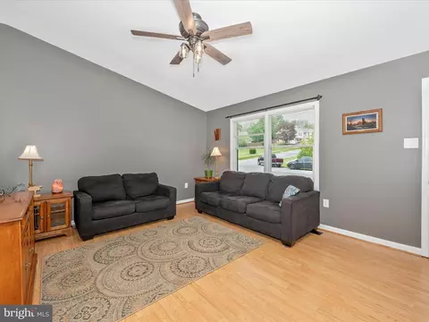 65 Amanda Dr, Smithsburg, MD 21783 photo 4