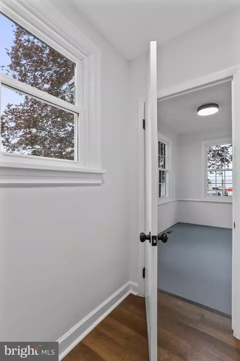 Entry Way - 809 Frederick St, Hagerstown, MD 21740 photo 2 of 3