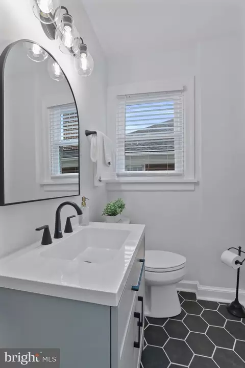 Bath - 809 Frederick St, Hagerstown, MD 21740 photo 2 of 2
