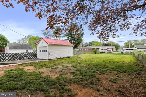 Exterior - 809 Frederick St, Hagerstown, MD 21740 photo 4 of 17