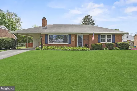 906 Kenwood Dr, Hagerstown, MD 21740
