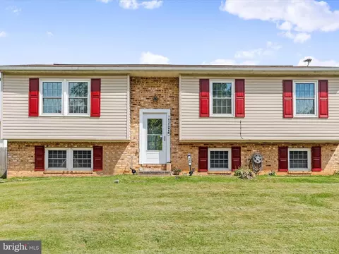 346 Yorkshire Dr, Hagerstown, MD 21740