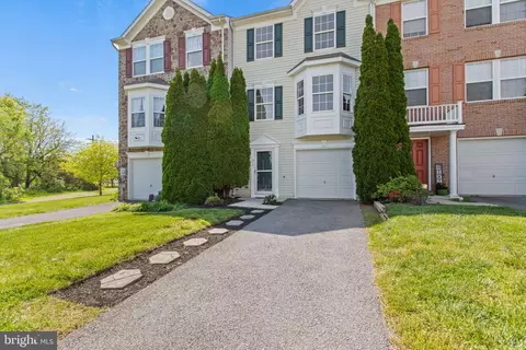 813 Monet Dr, Hagerstown, MD 21740