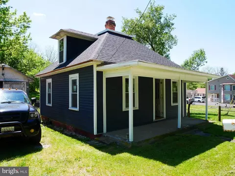 19633 Old Forge Rd, Hagerstown, MD 21742