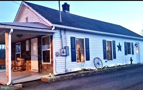 9 South St, Hancock, MD 21750