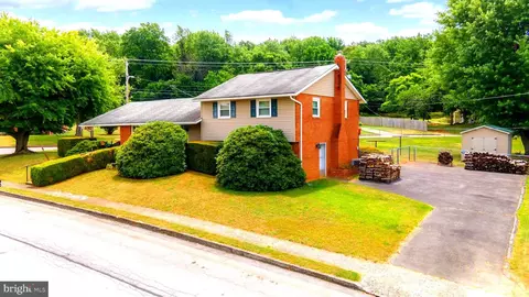 140 Lakin Ave, Boonsboro, MD 21713