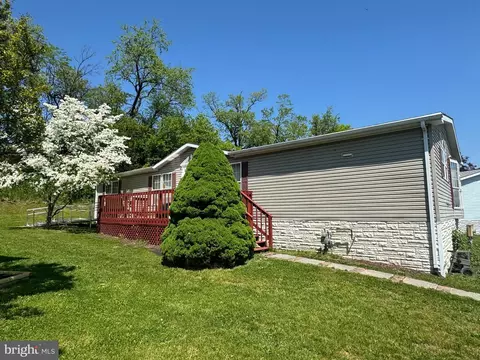 11903 Heather Dr, Hagerstown, MD 21740