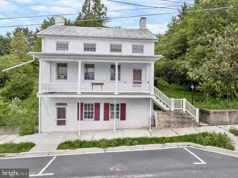 39 N Main St, Keedysville, MD 21756
