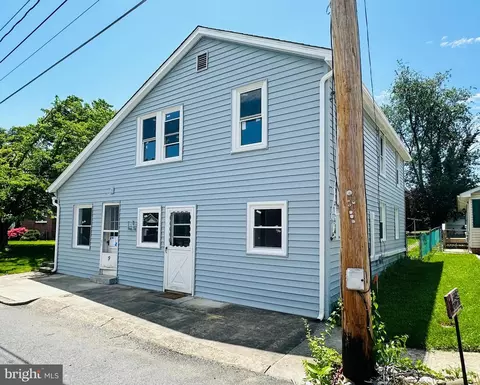 9 E Poplar St, Funkstown, MD 21734