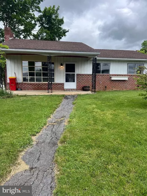 18 Brennan Dr, Clear Spring, MD 21722 photo 2
