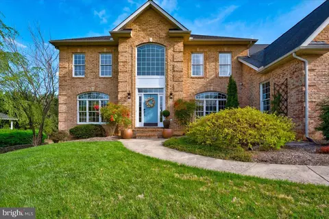 18710 Fountain Ter, Hagerstown, MD 21742