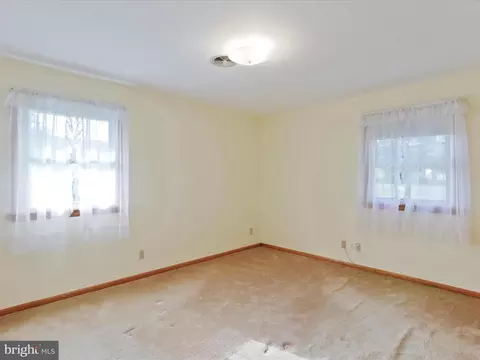 Bedroom - 8127 Mapleville Rd, Boonsboro, MD 21713 photo 4 of 9