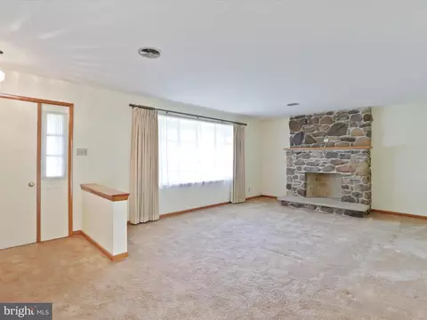 Living - 8127 Mapleville Rd, Boonsboro, MD 21713 photo 1 of 8