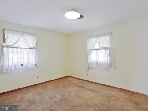Bedroom - 8127 Mapleville Rd, Boonsboro, MD 21713 photo 2 of 9