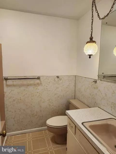 Bath - 8127 Mapleville Rd, Boonsboro, MD 21713 photo 2 of 4