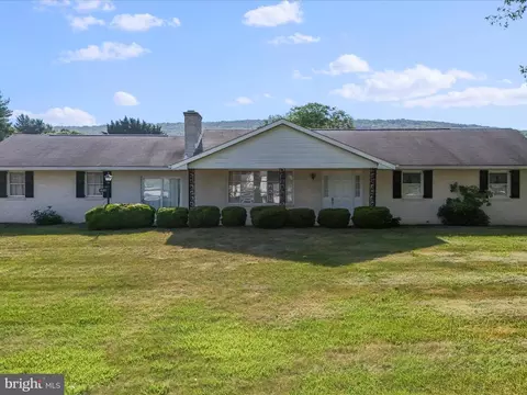 Exterior - 8127 Mapleville Rd, Boonsboro, MD 21713 photo 5 of 12