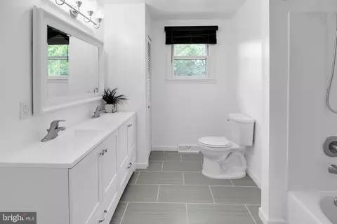 Bath - 100 E Green St, Funkstown, MD 21734 photo 1 of 1