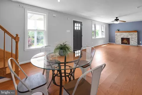 Living - 100 E Green St, Funkstown, MD 21734 photo 2 of 2