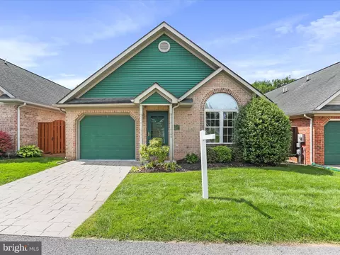 20403 Kings Crest Blvd, Hagerstown, MD 21742