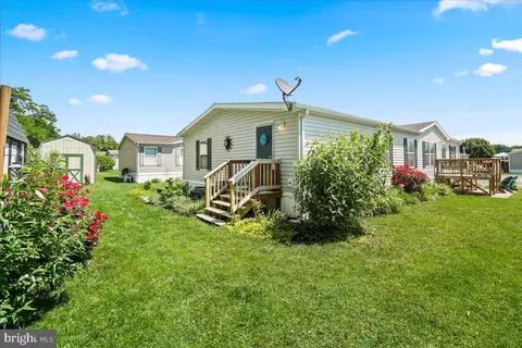 16814 Longfellow Ct, Hagerstown, MD 21740