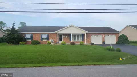1210 S Pointe Dr, Hagerstown, MD 21740