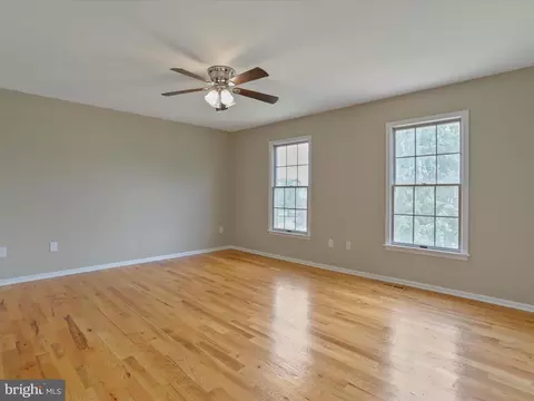 Living - 112 Patricks Ct, Smithsburg, MD 21783 photo 4 of 7