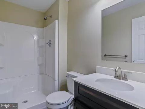Bath - 112 Patricks Ct, Smithsburg, MD 21783 photo 1 of 3