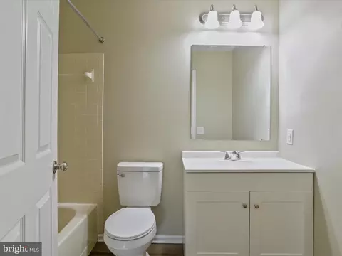 Bath - 112 Patricks Ct, Smithsburg, MD 21783 photo 2 of 3