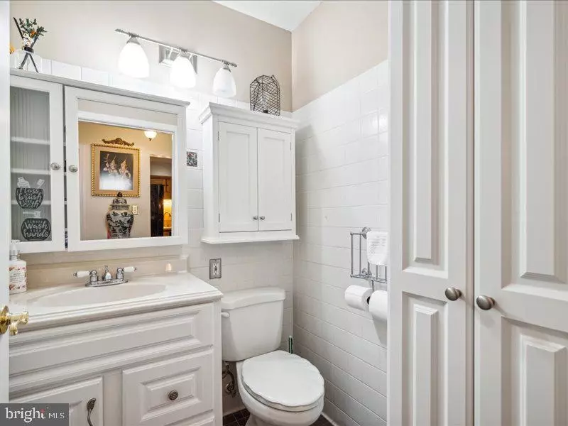 Bath - 844 W Irvin Ave, Hagerstown, MD 21742 photo 2 of 2