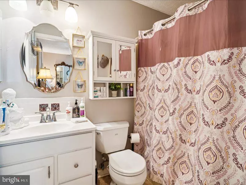 Bath - 844 W Irvin Ave, Hagerstown, MD 21742 photo 1 of 2