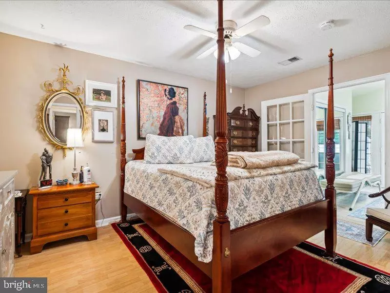 Bedroom - 844 W Irvin Ave, Hagerstown, MD 21742 photo 4 of 6