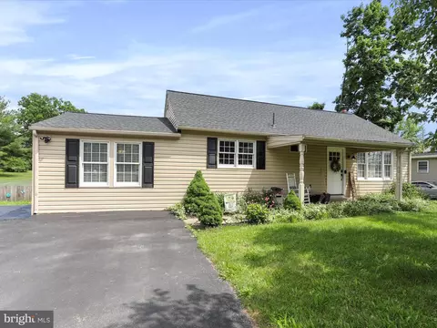 12417 Cedar Ridge Rd, Williamsport, MD 21795