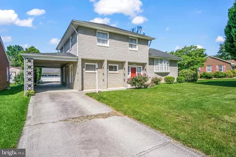 9714 Deanewood Ln, Hagerstown, MD 21740