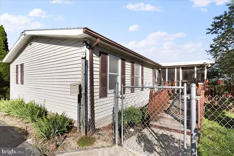 16213 Dundee Ct, Hagerstown, MD 21740