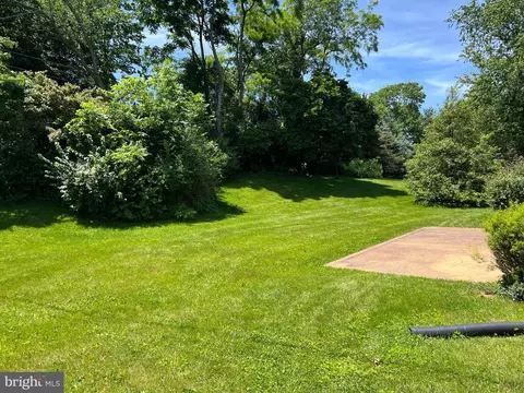 Exterior - 22029 Mohawk Dr, Smithsburg, MD 21783 photo 5 of 7