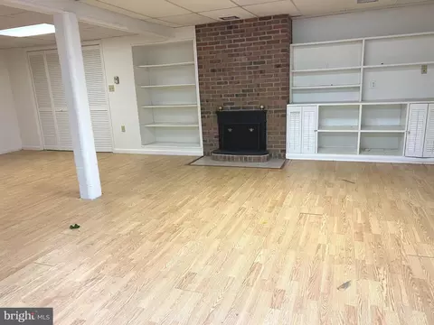 Living - 22029 Mohawk Dr, Smithsburg, MD 21783 photo 5 of 6