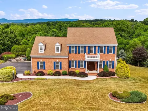 13624 Creek View Dr, Hagerstown, MD 21740