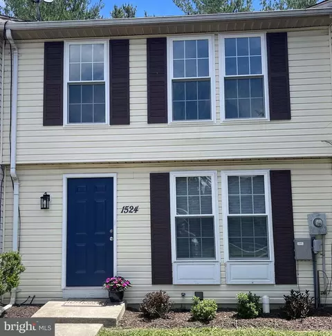 1524 Iris Ct, Hagerstown, MD 21740